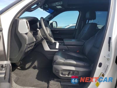 Zdjęcie 7 z 11 samochodu: 2023 TOYOTA TUNDRA PLATINUM VIN:5TFNA5EC6PX019432 - miniatura