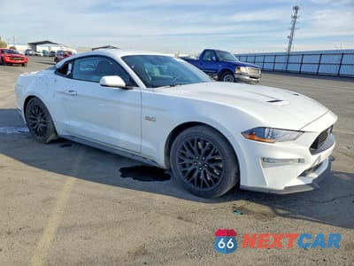 Czwarte zdjęcie samochodu z boku: 2022 FORD MUSTANG GT VIN:1FA6P8CF0N5121261 - miniatura