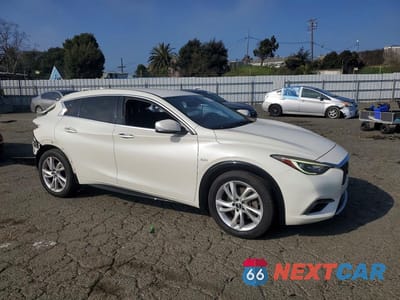 Czwarte zdjęcie samochodu z boku: 2019 INFINITI QX30 PURE VIN:SJKCH5CP5KA010805 - miniatura