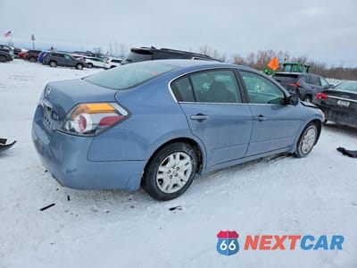 Trzecie zdjęcie samochodu z tyłu: 2011 NISSAN ALTIMA BASE VIN:1N4AL2AP1BN508573 - miniatura