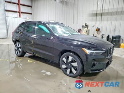 Czwarte zdjęcie samochodu z boku: 2024 VOLVO XC60 PLUS VIN:YV4H60DLXR1940090 - miniatura