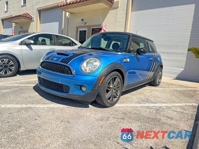 Drugie zdjęcie samochodu z przodu: 2010 MINI COOPER S VIN:WMWMF7C52ATZ69697 - miniatura