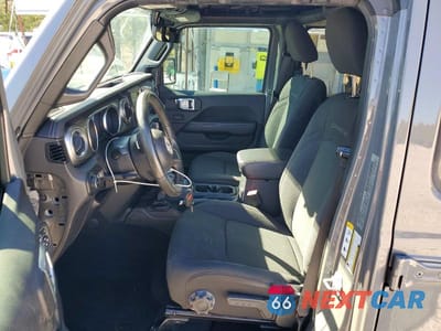 Zdjęcie 7 z 13 samochodu: 2020 JEEP WRANGLER UNLIMITED SAHARA VIN:1C4HJXEN7LW166756 - miniatura