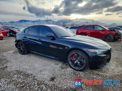 Czwarte zdjęcie samochodu z boku: 2019 ALFA ROMEO GIULIA VIN:ZARFAMANXK7600355 - miniatura