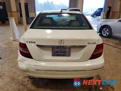 Zdjęcie 6 z 11 samochodu: 2013 MERCEDES-BENZ C 300 4MATIC VIN:WDDGF8AB9DA817324 - miniatura