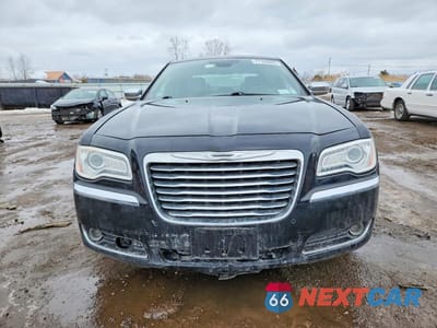 Piąte zdjęcie samochodu w środku: 2013 CHRYSLER 300C VIN:2C3CCAKG3DH551887 - miniatura