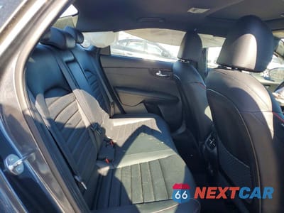 Zdjęcie 10 z 12 samochodu: 2023 KIA FORTE GT VIN:3KPF44AC4PE631771 - miniatura