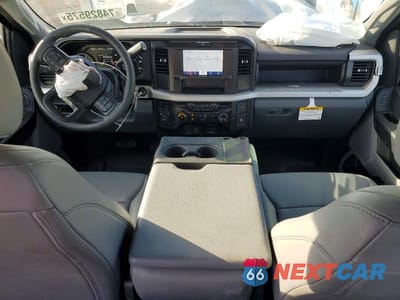 Zdjęcie 8 z 12 samochodu: 2026 FORD F450 SUPER DUTY VIN:1FT8W4DT6TEC03348 - miniatura