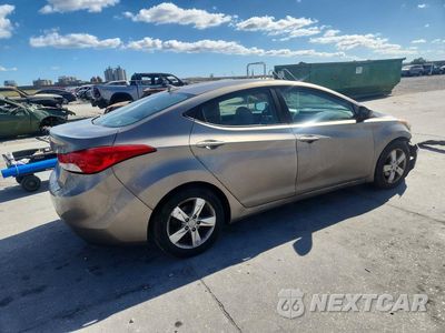 Trzecie zdjęcie samochodu z tyłu: 2013 HYUNDAI ELANTRA GLS VIN:5NPDH4AE9DH397521 - miniatura