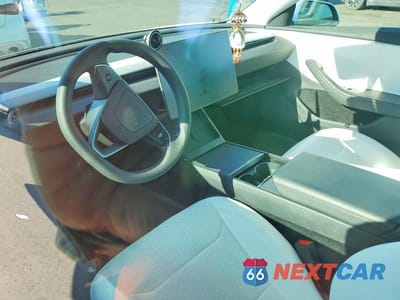 Zdjęcie 8 z 12 samochodu: 2024 TESLA MODEL 3 VIN:5YJ3E1EA2RF828801 - miniatura