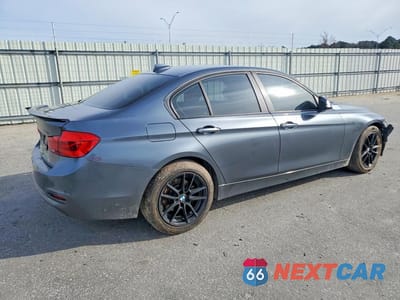 Trzecie zdjęcie samochodu z tyłu: 2016 BMW 320 XI VIN:WBA8E5G5XGNT41662 - miniatura