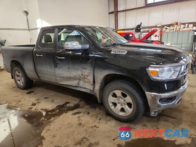 Czwarte zdjęcie samochodu z boku: 2019 RAM TRUCKS 1500 BIG HORN/LONE STAR VIN:1C6SRFBTXKN852409 - miniatura