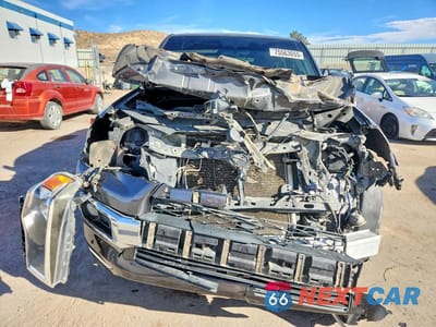 Piąte zdjęcie samochodu w środku: 2017 TOYOTA 4RUNNER VIN:JTEBU5JR0H5457750 - miniatura