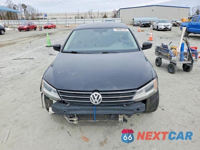 Piąte zdjęcie samochodu w środku: 2016 VOLKSWAGEN JETTA SE VIN:3VWD67AJ3GM210600 - miniatura