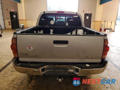 Zdjęcie 6 z 13 samochodu: 2005 TOYOTA TACOMA V6 VIN:5TELU42N45Z111479 - miniatura