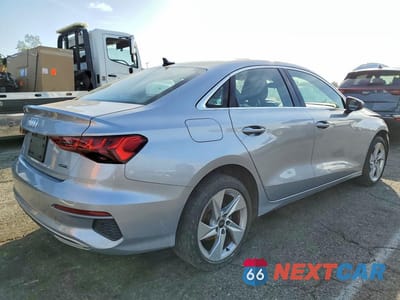 Trzecie zdjęcie samochodu z tyłu: 2022 AUDI A3 PREMIUM VIN:WAUGUDGYXNA091752 - miniatura