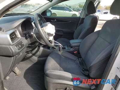 Zdjęcie 7 z 14 samochodu: 2019 KIA SORENTO S V6 VIN:5XYPG4A54KG594150 - miniatura
