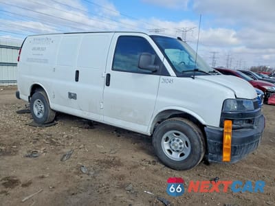 Czwarte zdjęcie samochodu z boku: 2024 CHEV EXPRESS G2500 VIN:1GCWGAFP1R1261564 - miniatura