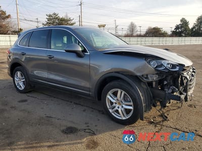 Czwarte zdjęcie samochodu z boku: 2017 PORSCHE CAYENNE VIN:WP1AA2A27HKA91912 - miniatura