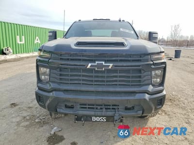 Piąte zdjęcie samochodu w środku: 2024 CHEVROLET SILVERADO K2500 CUSTOM VIN:1GC4YME76RF121536 - miniatura