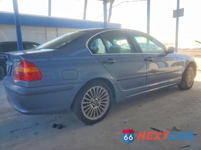 Trzecie zdjęcie samochodu z tyłu: 2002 BMW 330 XI VIN:WBAEW53412PG18227 - miniatura