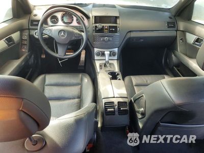 Zdjęcie 8 z 12 samochodu: 2010 MERCEDES-BENZ C-CLASS VIN:WDDGF54X98F032817 - miniatura