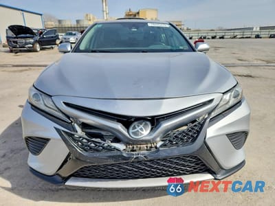 Piąte zdjęcie samochodu w środku: 2019 TOYOTA CAMRY XSE VIN:4T1B61HK4KU855181 - miniatura
