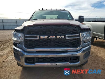 Piąte zdjęcie samochodu w środku: 2024 RAM 2500 TRADESMAN VIN:3C6UR5HL8RG326776 - miniatura