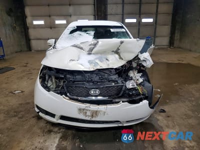 Piąte zdjęcie samochodu w środku: 2012 KIA FORTE5 EX VIN:KNAFU5A27C5603544 - miniatura