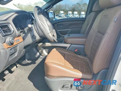 Zdjęcie 7 z 13 samochodu: 2023 NISSAN TITAN PLATINUM RESERVE VIN:1N6AA1ED8PN118469 - miniatura