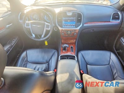 Zdjęcie 8 z 11 samochodu: 2014 CHRYSLER 300 VIN:2C3CCARG0EH170201 - miniatura