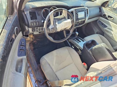 Zdjęcie 8 z 13 samochodu: 2014 TOYOTA TACOMA DOUBLE CAB VIN:3TMLU4EN1EM143539 - miniatura