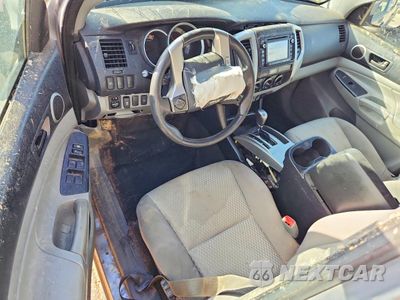 Zdjęcie 8 z 13 samochodu: 2014 TOYOTA TACOMA DOUBLE CAB VIN:3TMLU4EN1EM143539 - miniatura