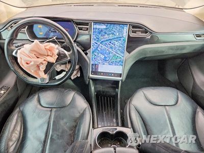 Zdjęcie 8 z 12 samochodu: 2015 TESLA MODEL S 60 VIN:5YJSA1S19FFP76994 - miniatura