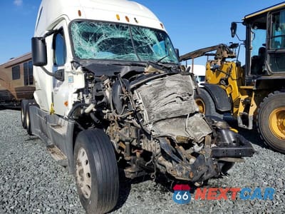 Zdjęcie 9 z 10 samochodu: 2015 FREIGHTLINER CASCADIA SEMI TRUCK VIN:3AKJGLD58FSGR7772 - miniatura