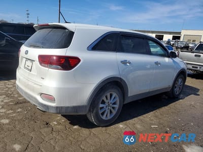 Trzecie zdjęcie samochodu z tyłu: 2019 KIA SORENTO VIN:5XYPGDA30KG500148 - miniatura