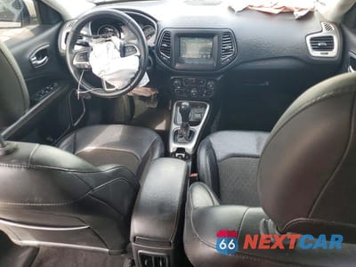 Zdjęcie 8 z 13 samochodu: 2019 JEEP COMPASS LATITUDE VIN:3C4NJDBB0KT695952 - miniatura
