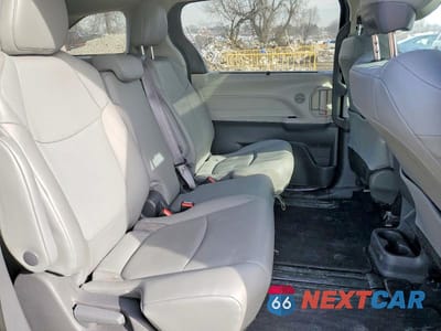 Zdjęcie 11 z 13 samochodu: 2021 TOYOTA SIENNA XLE VIN:5TDYRKEC6MS028704 - miniatura