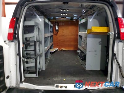 Zdjęcie 10 z 13 samochodu: 2024 CHEV EXPRESS G2500 VIN:1GCWGAFP2R1210848 - miniatura