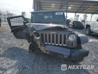 Piąte zdjęcie samochodu w środku: 2016 JEEP WRANGLER UNLIMITED SAHARA VIN:1C4BJWEG5GL164707 - miniatura