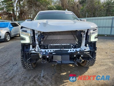 Piąte zdjęcie samochodu w środku: 2025 CHEVROLET SILVERADO K1500 LTZ VIN:1GCUKGE85SZ270696 - miniatura