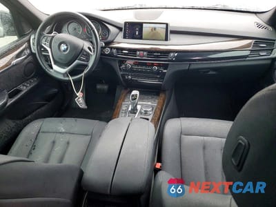 Zdjęcie 8 z 12 samochodu: 2018 BMW X5 SDRIVE35I VIN:5UXKR2C56J0Z21639 - miniatura