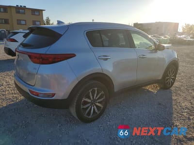 Trzecie zdjęcie samochodu z tyłu: 2017 KIA SPORTAGE EX VIN:KNDPNCAC6H7207103 - miniatura