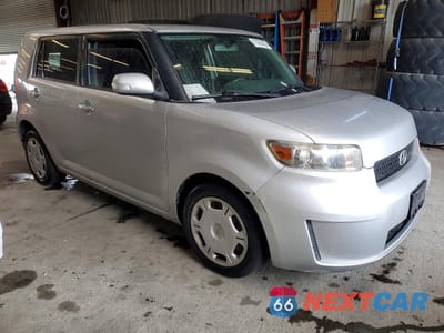 Czwarte zdjęcie samochodu z boku: 2010 TOYOTA SCION VIN:JTLZE4FEXA1107785 - miniatura