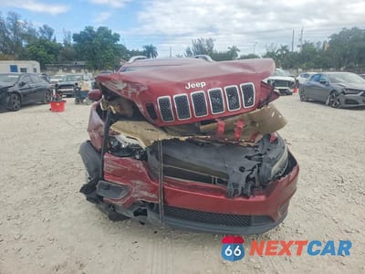 Piąte zdjęcie samochodu w środku: 2019 JEEP CHEROKEE LATITUDE VIN:1C4PJLCBXKD160358 - miniatura
