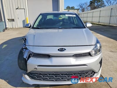 Piąte zdjęcie samochodu w środku: 2021 KIA RIO LX VIN:3KPA24AD1ME412478 - miniatura