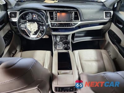Zdjęcie 8 z 13 samochodu: 2018 TOYOTA HIGHLANDER LIMITED VIN:5TDDZRFH3JS825327 - miniatura