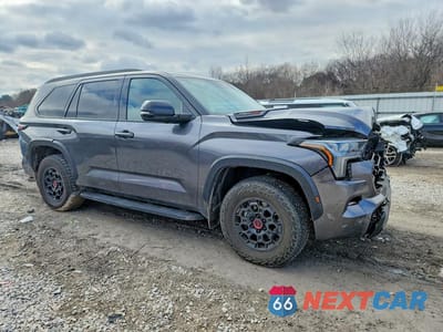 Czwarte zdjęcie samochodu z boku: 2023 TOYOTA SEQUOIA TRD PRO VIN:7SVAAABA3PX019839 - miniatura
