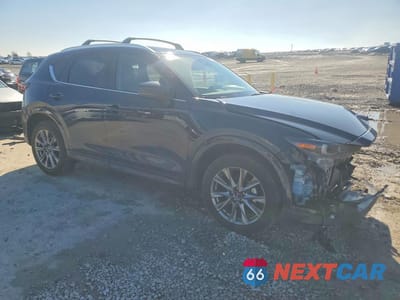 Czwarte zdjęcie samochodu z boku: 2025 MAZDA CX-5 PREMIUM PLUS VIN:JM3KFBEM0S0743458 - miniatura