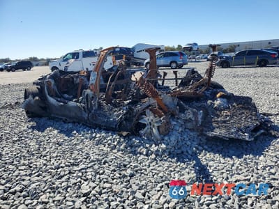 Drugie zdjęcie samochodu z przodu: 2015 TESLA MODEL S 85 VIN:5YJSA1H12FF082817 - miniatura